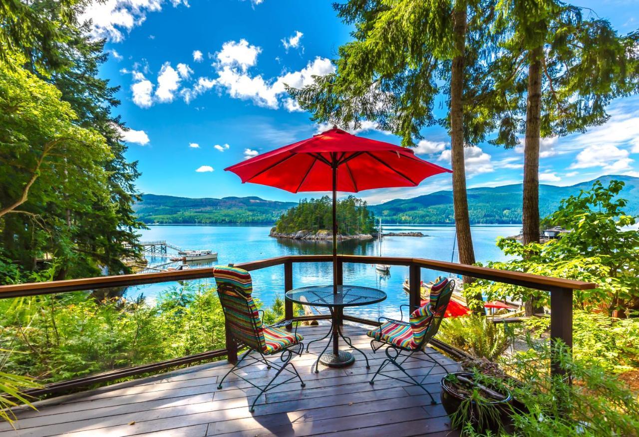 Tranquility Bay Waterfront Inn Sechelt Exterior photo